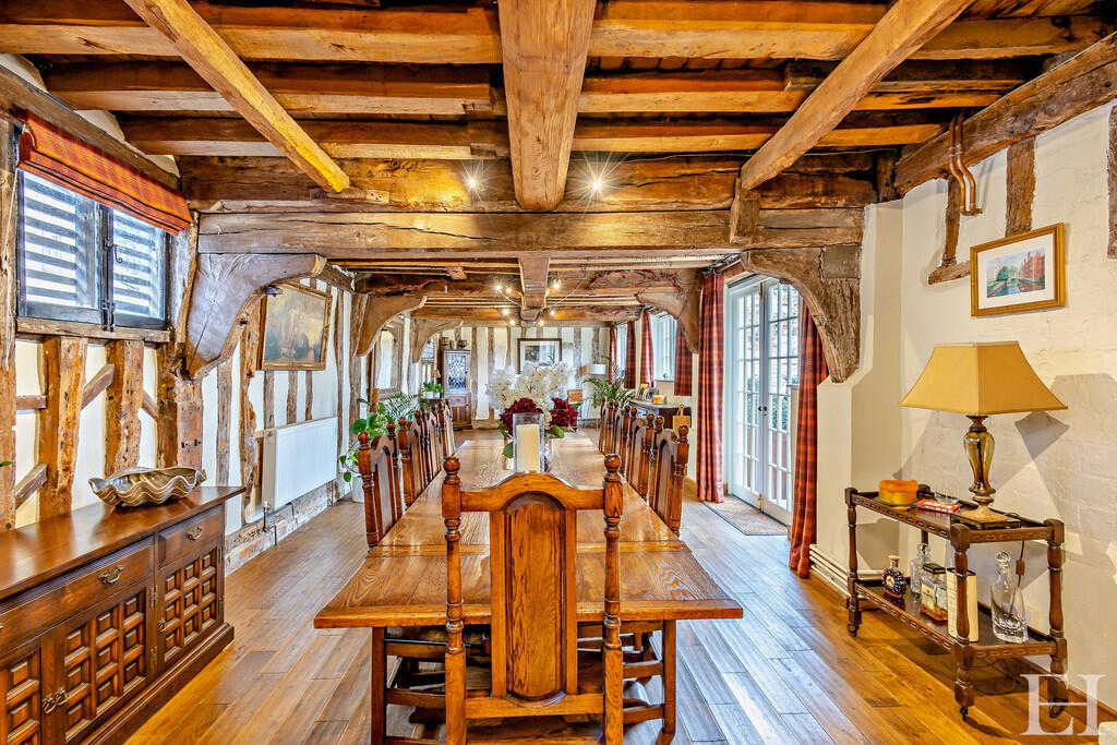 8643202-interiorW...