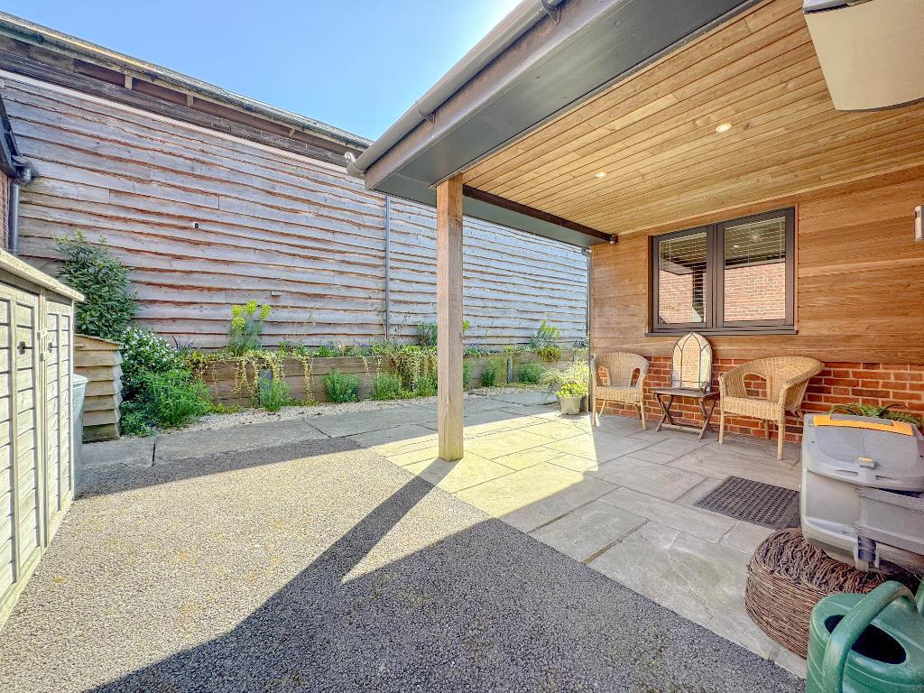 Handy courtyard from utility room