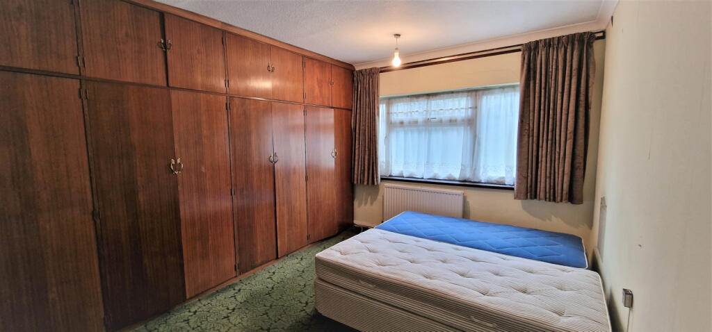 FRONT BEDROOM
