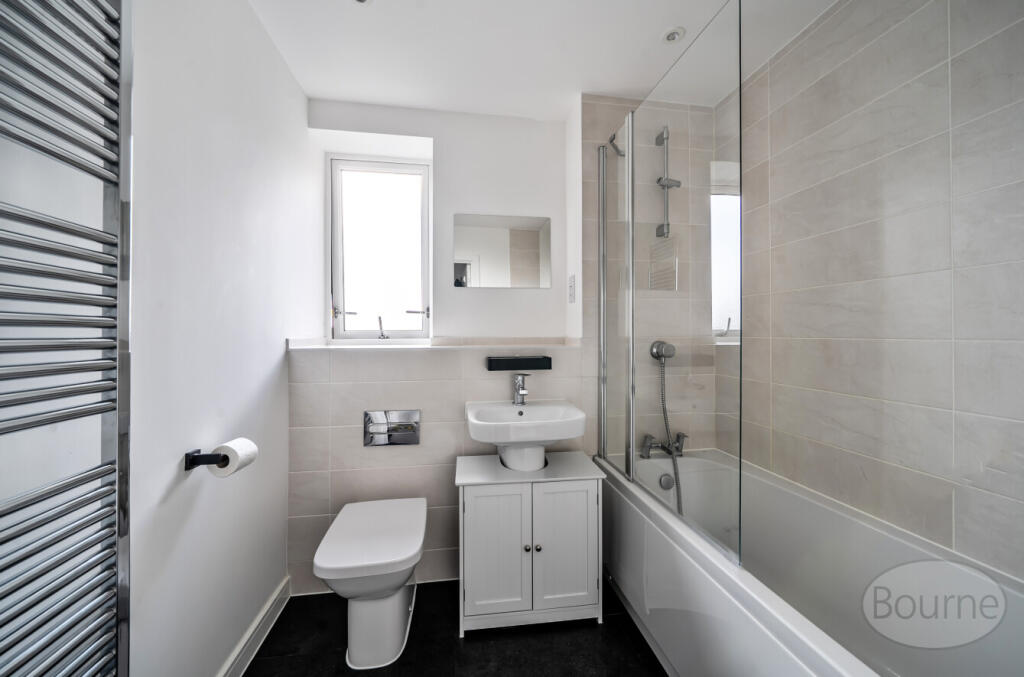 d9e77349-19ca-408...