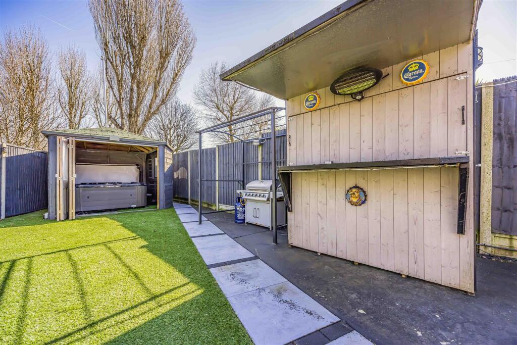 26 Queens Grove, Waterlooville-Small-PorticoMarket