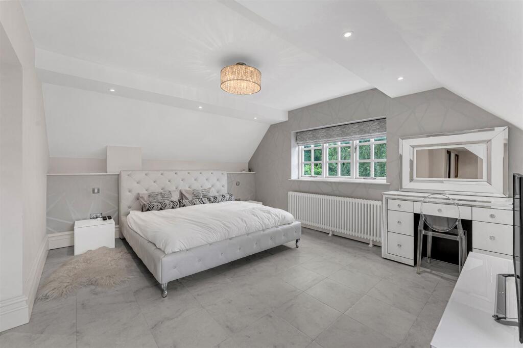 Bedroom 1 Aspect 2