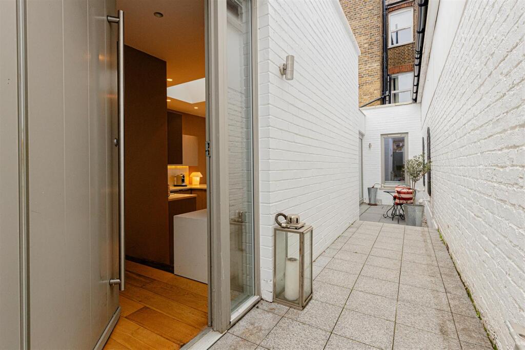 Hillfield Mews (39).jpg