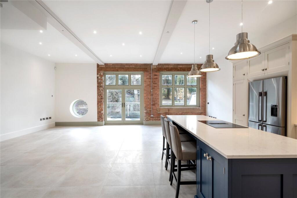 Living / Kitchen