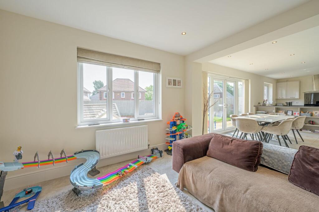 Open-Plan Living Quarters 3