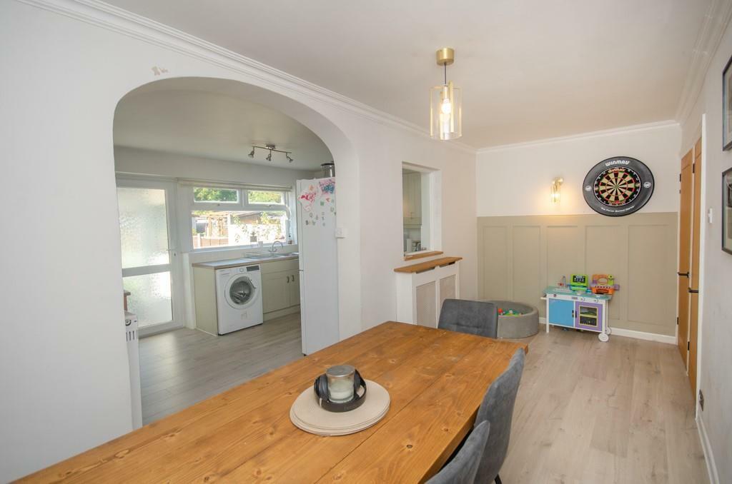 Dining room pic 2.jpg