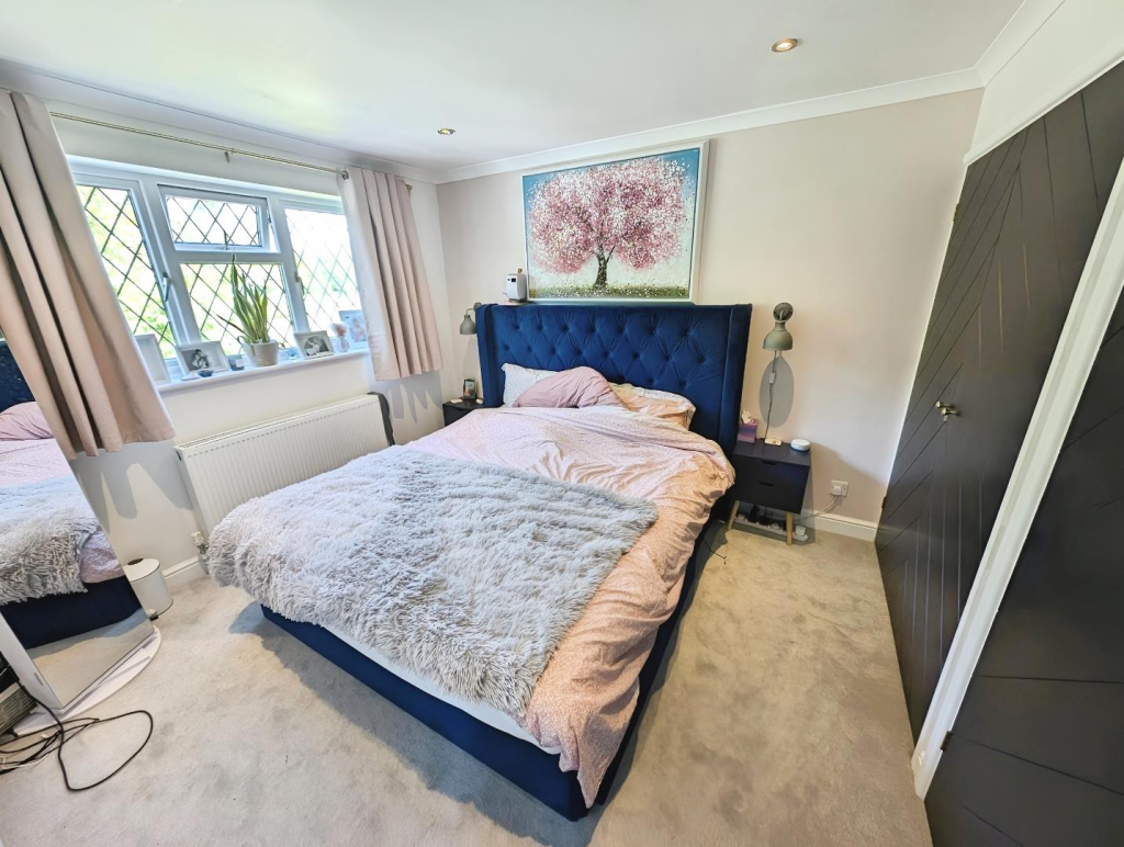 9 Templar bed 1 6.png