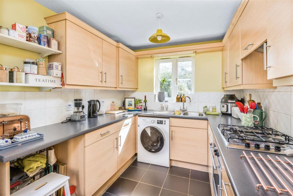 27 Lord Grandison Way, Banbury-10.jpg