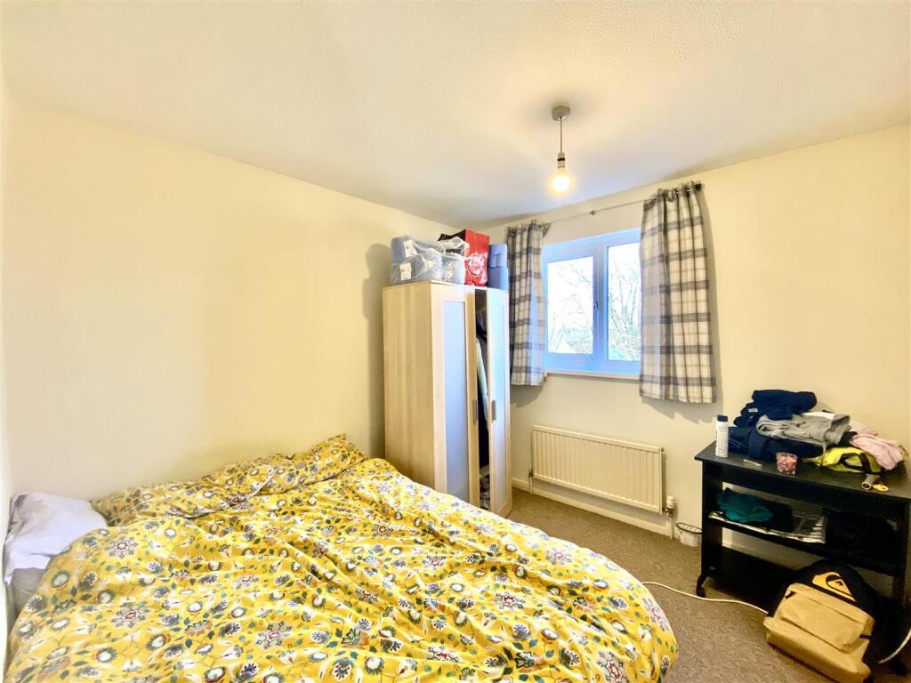 BEDROOM.jpeg