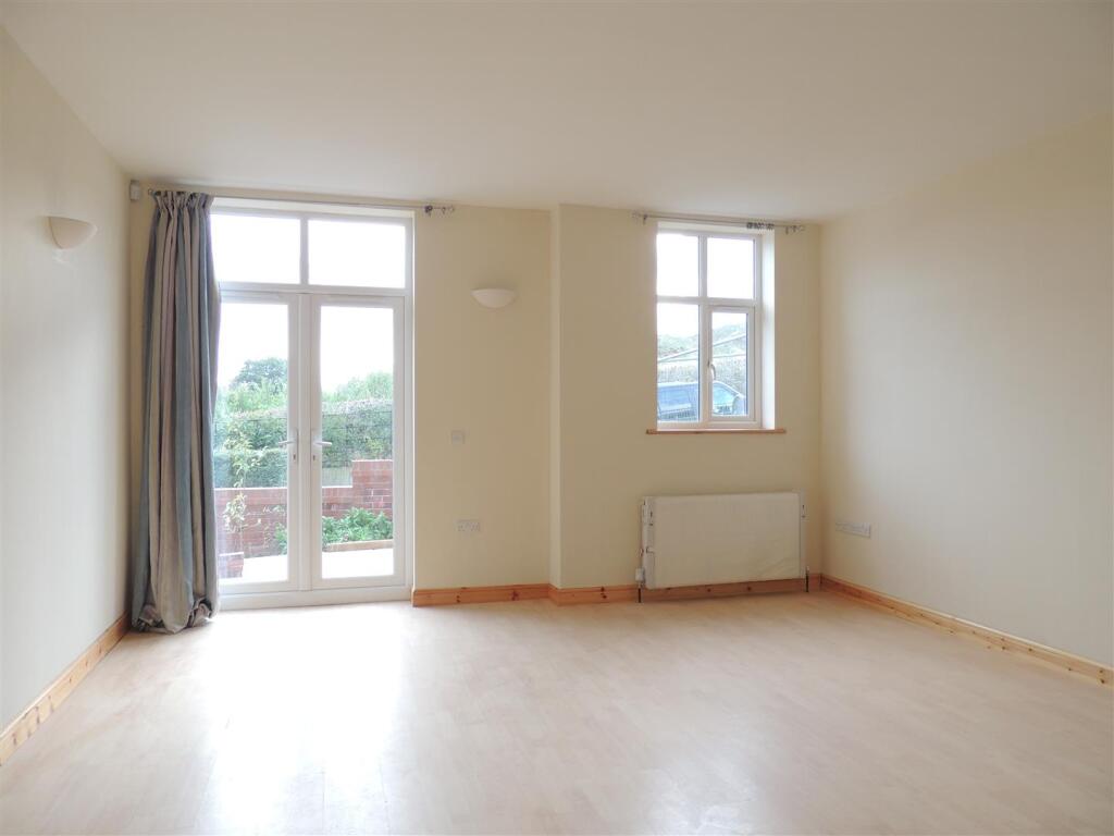 Living Room / Diner / Kitchen