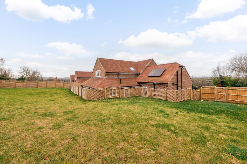 Side View / Garden