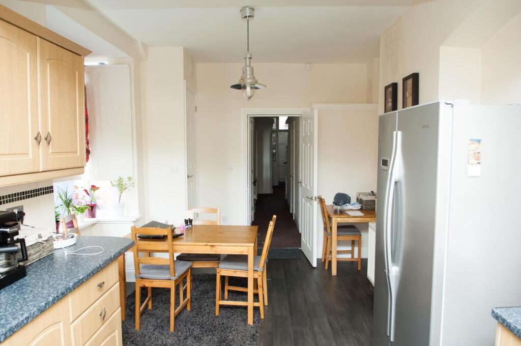 102 Gillott Road 00016.jpg
