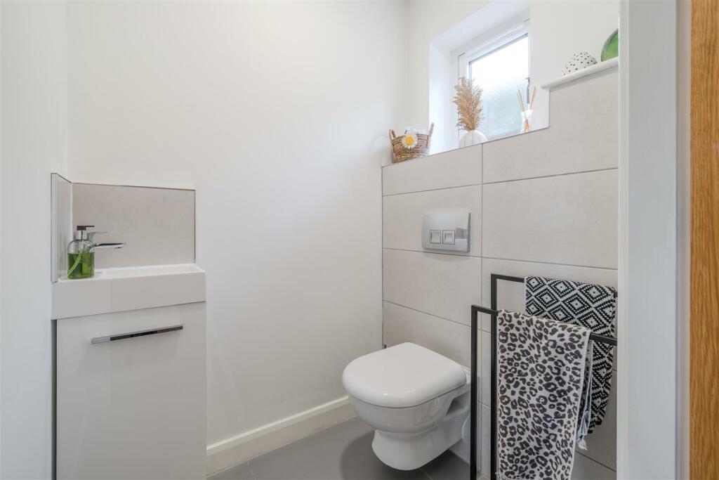 Downstairs WC.jpg