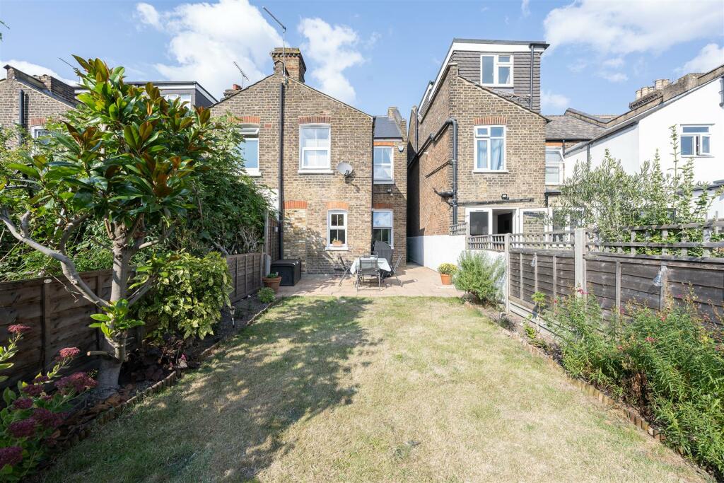 Clifton Avenue, E17