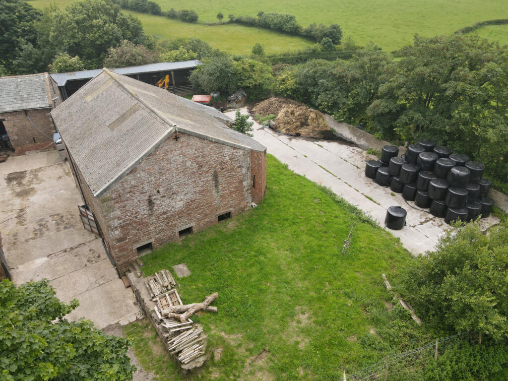 BANK BARN WITH DEVELOPMENT POTENTIAL At Kirklands