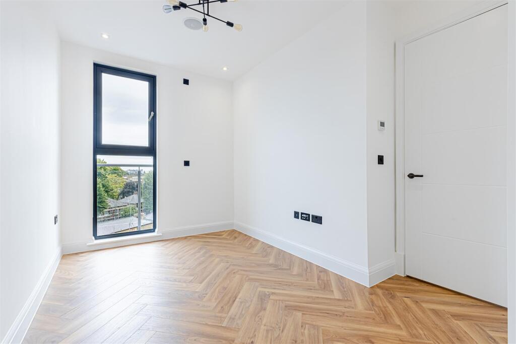 eninsula Court (13).jpg