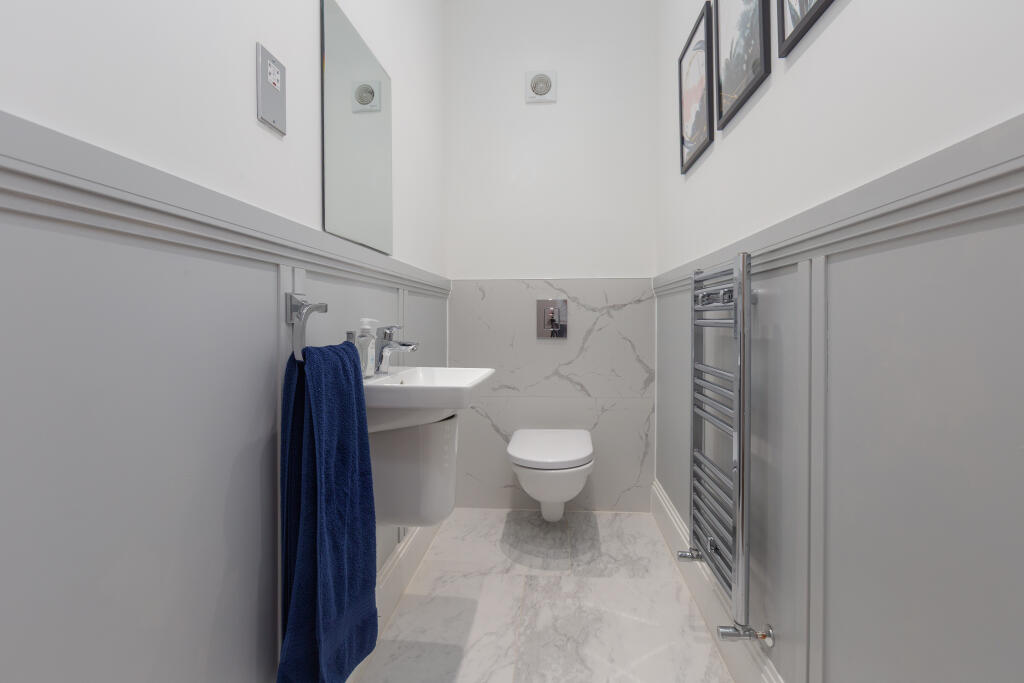 38 PARKSTONE DRIVE-11