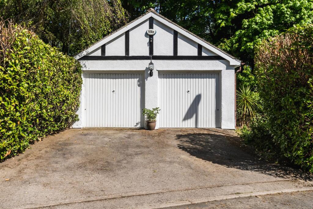 Detached Double Garage