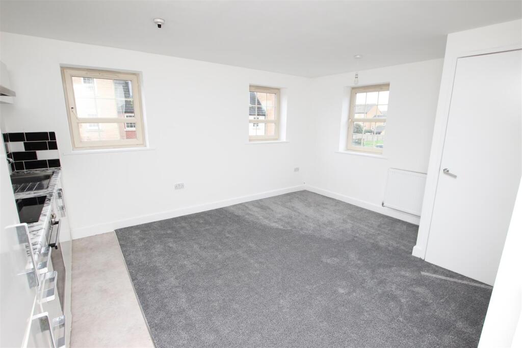 KITCHEN/LIVING SPACE