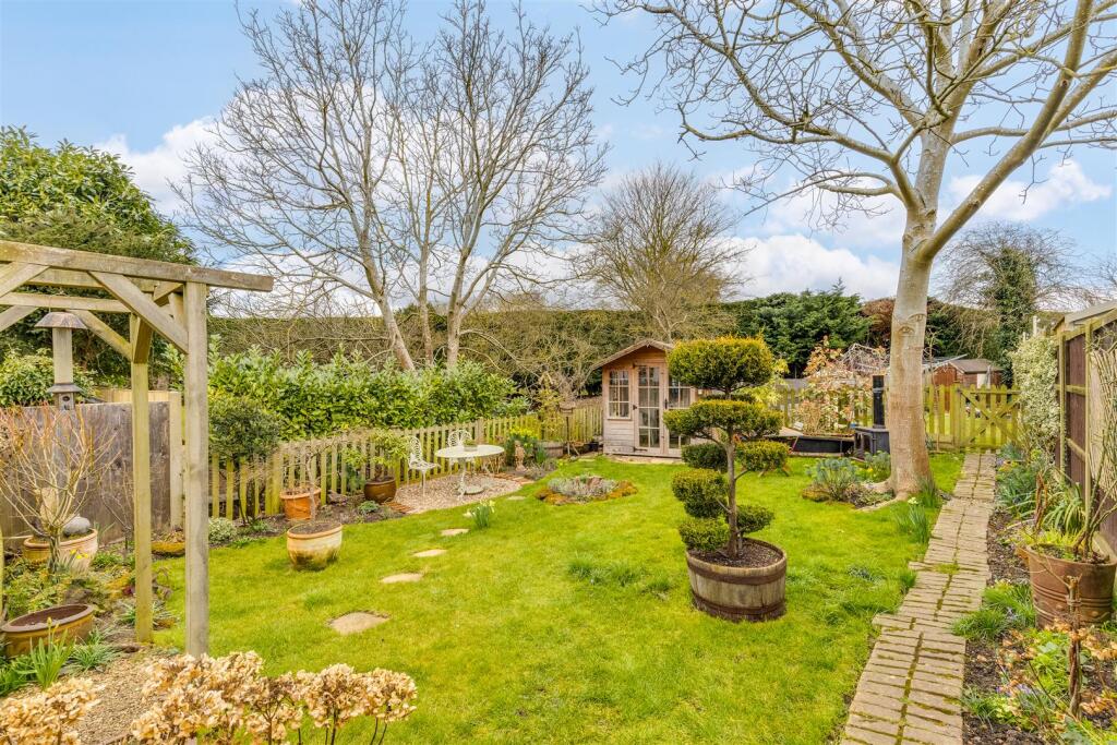 Thorncote Road 4-27.jpg