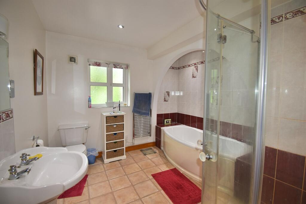 En-suite Bathroom