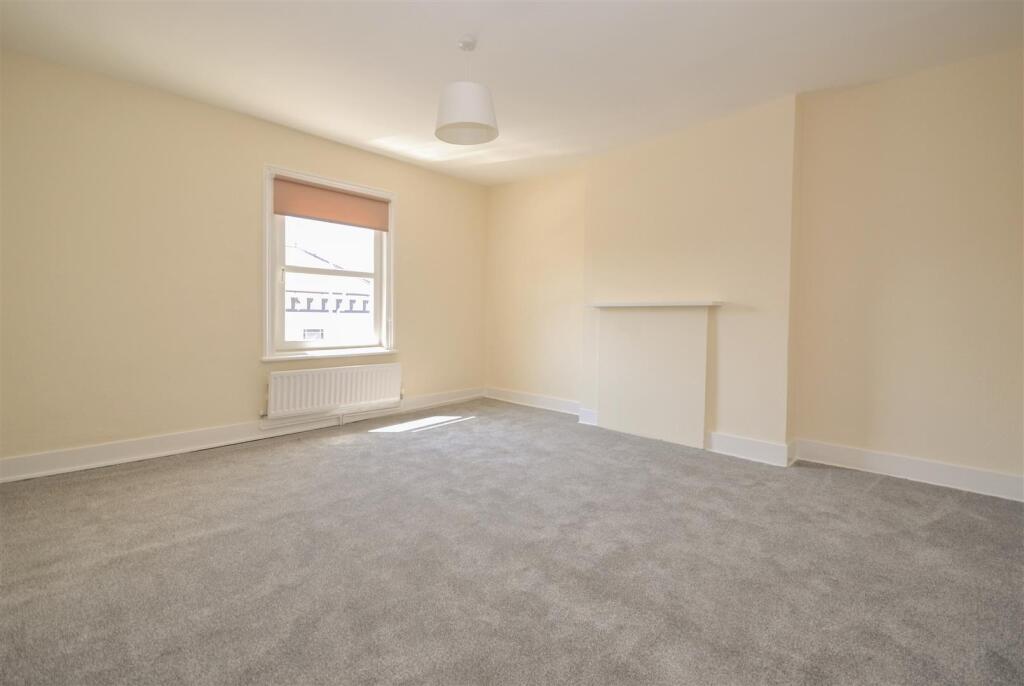 15-Bedroom 2.jpg