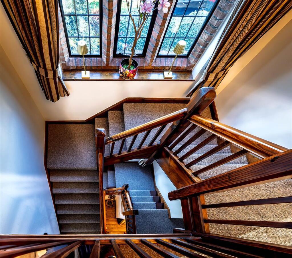 Staircase customer requested shot SAPL3921-2025112