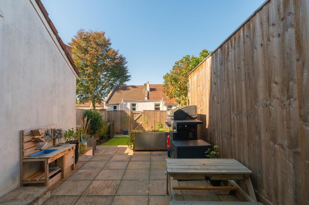 1W4R2BN - External G.jpg