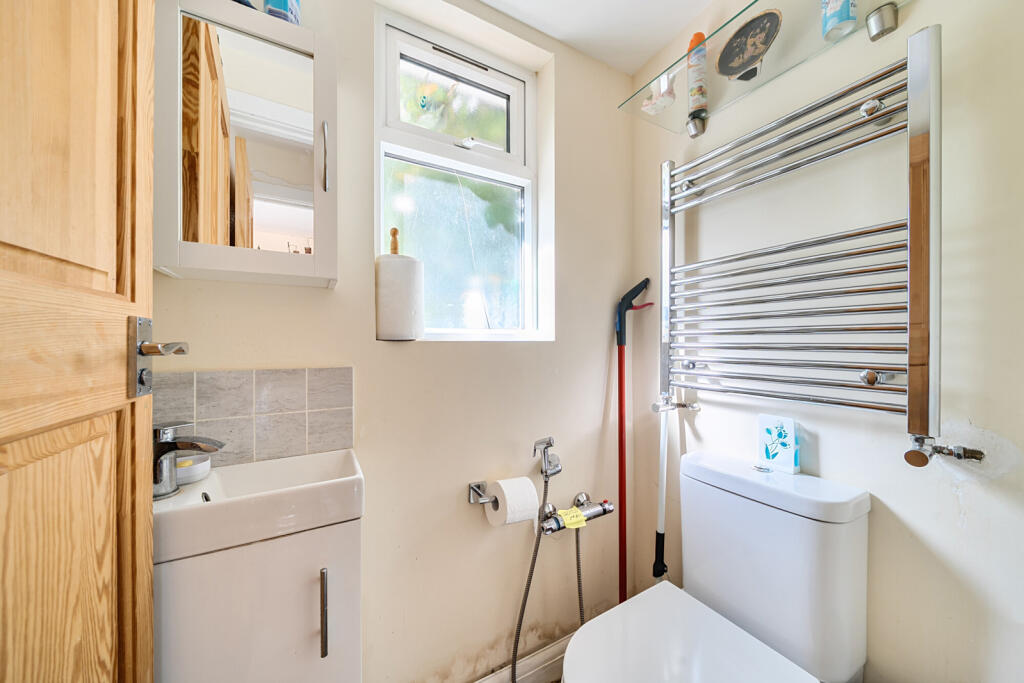 1354372-7-68c2a44...