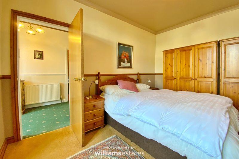 Flat 1 Bedroom...