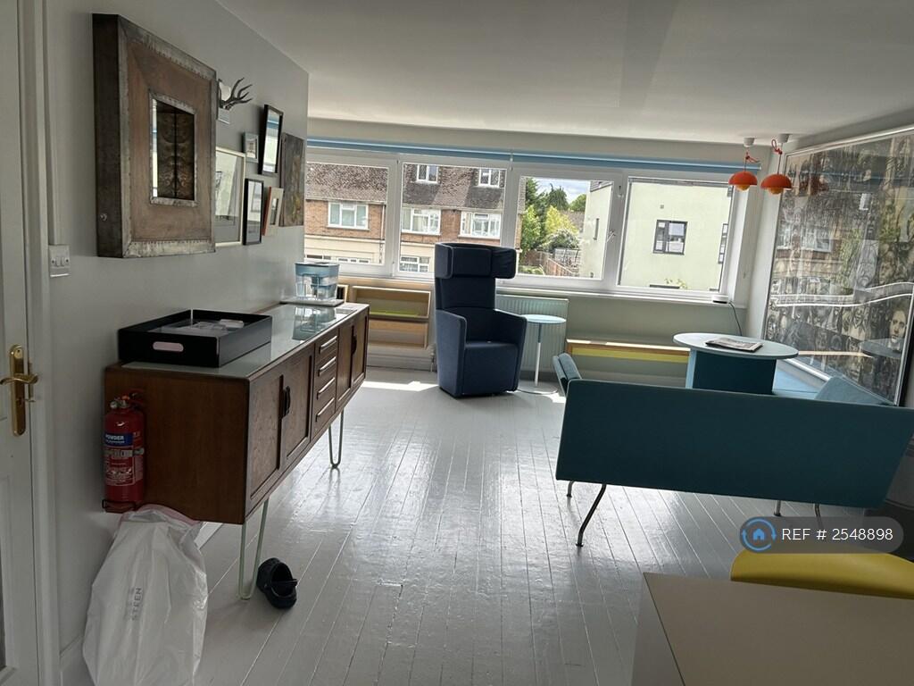 Living Space, 1st Floor