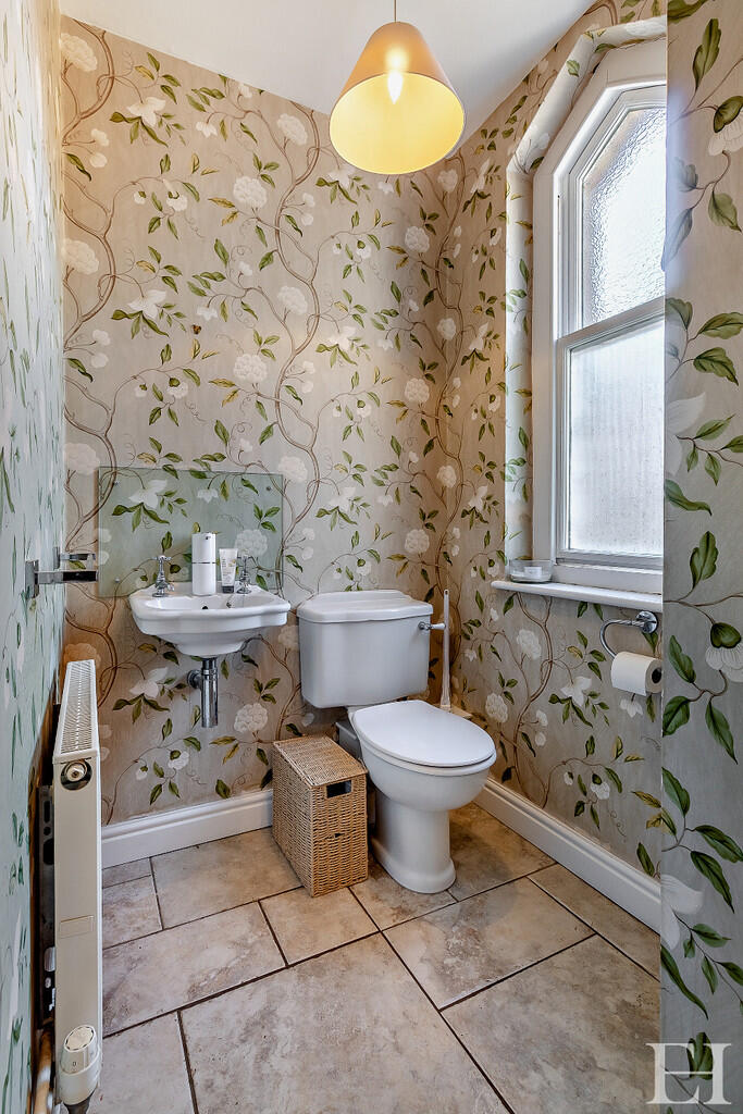 8635654-interiorW...