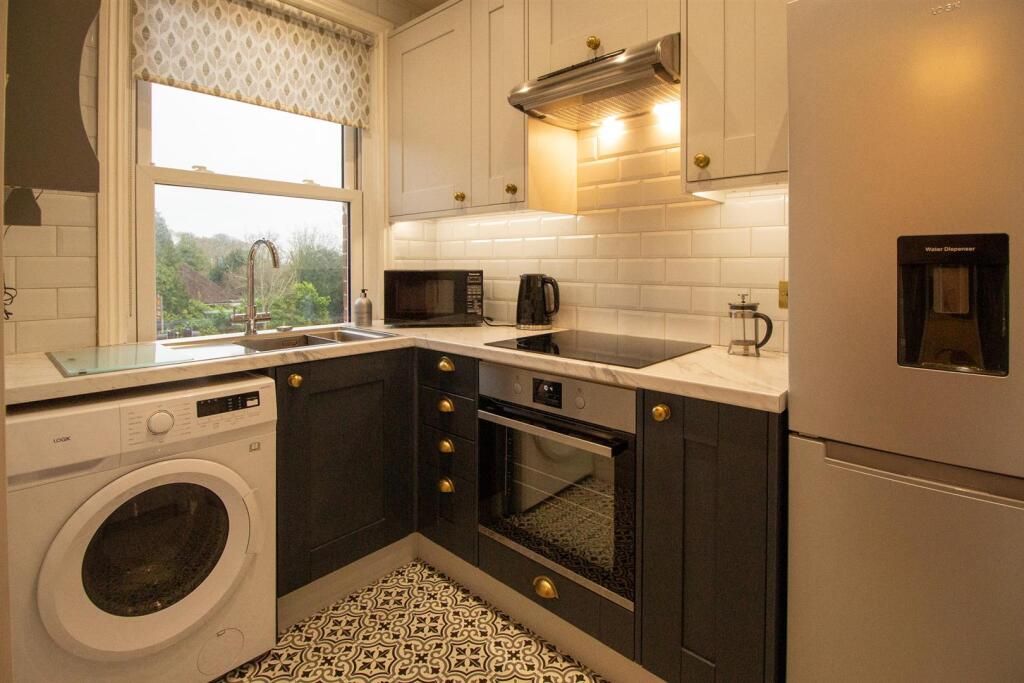 6 Abigail House - Kitchen-2.jpg