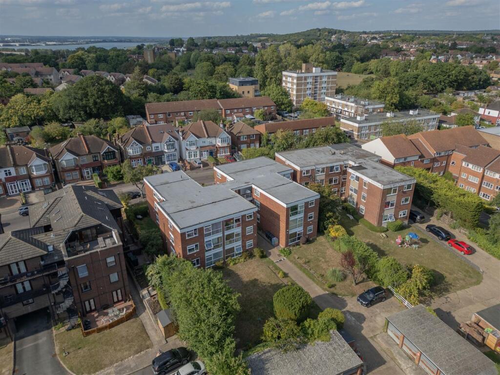 Chingford Avenue, E4