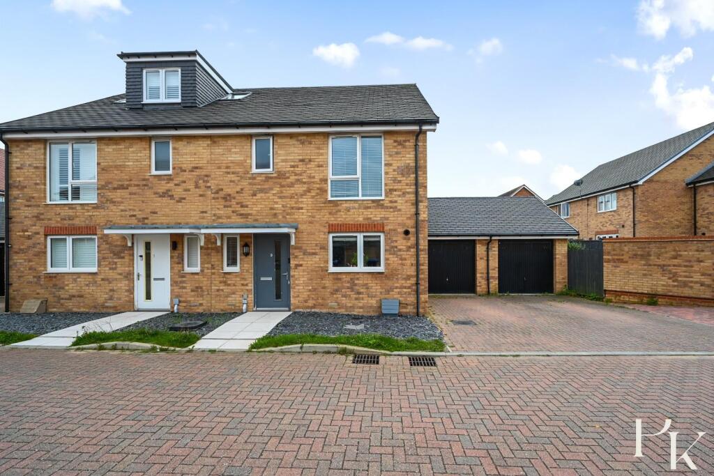 9 Monarch Way, BN43 (26).jpg