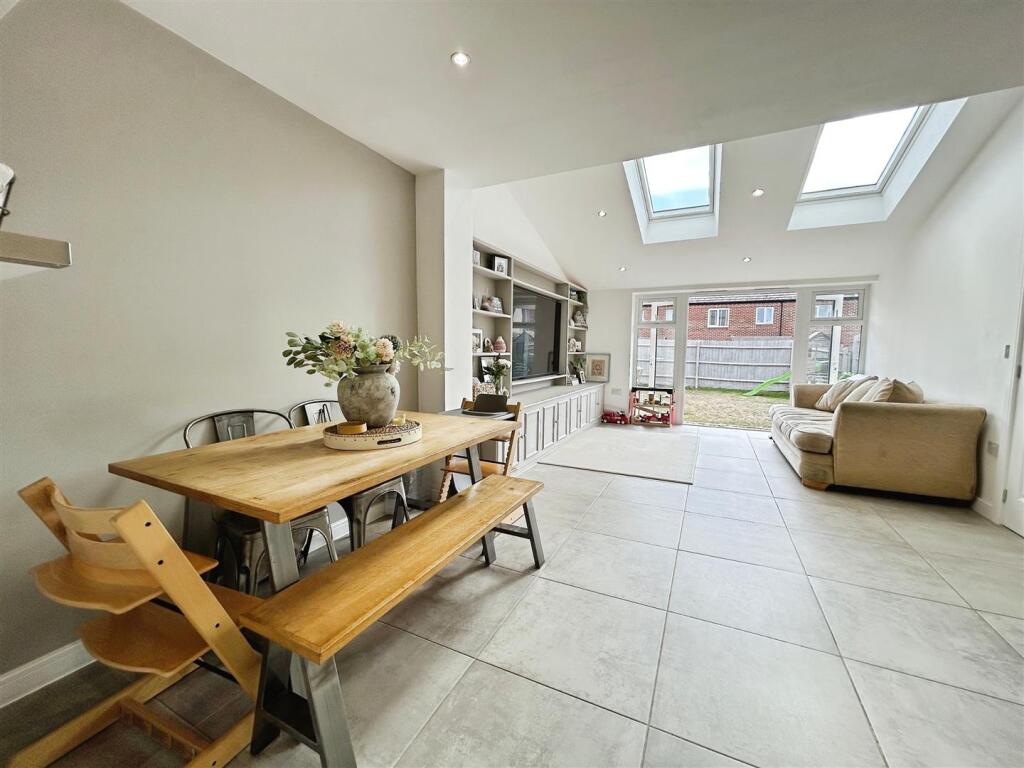 4c6ca2af-7-4804-9556-3342001775D2-1735-000000DC4A1