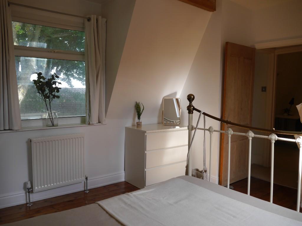 STUDENT HOUSE - Western Road, £160 per person per week / £320 per week for 2 people without bills. AVAILABLE JULY 2025