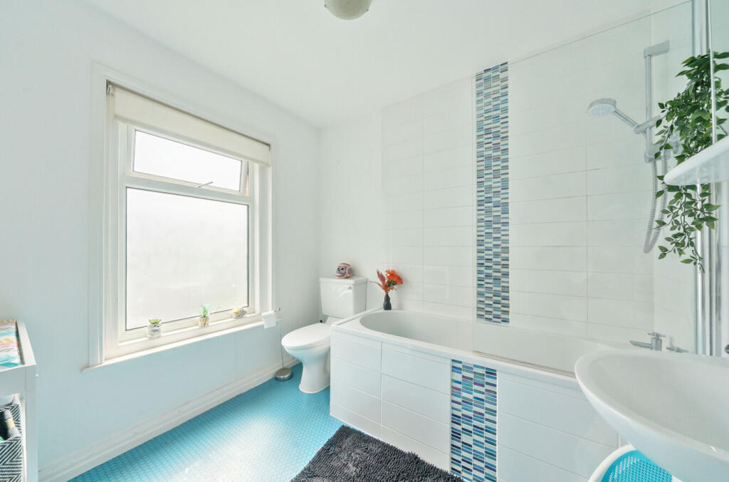 1296852-20-682f40...