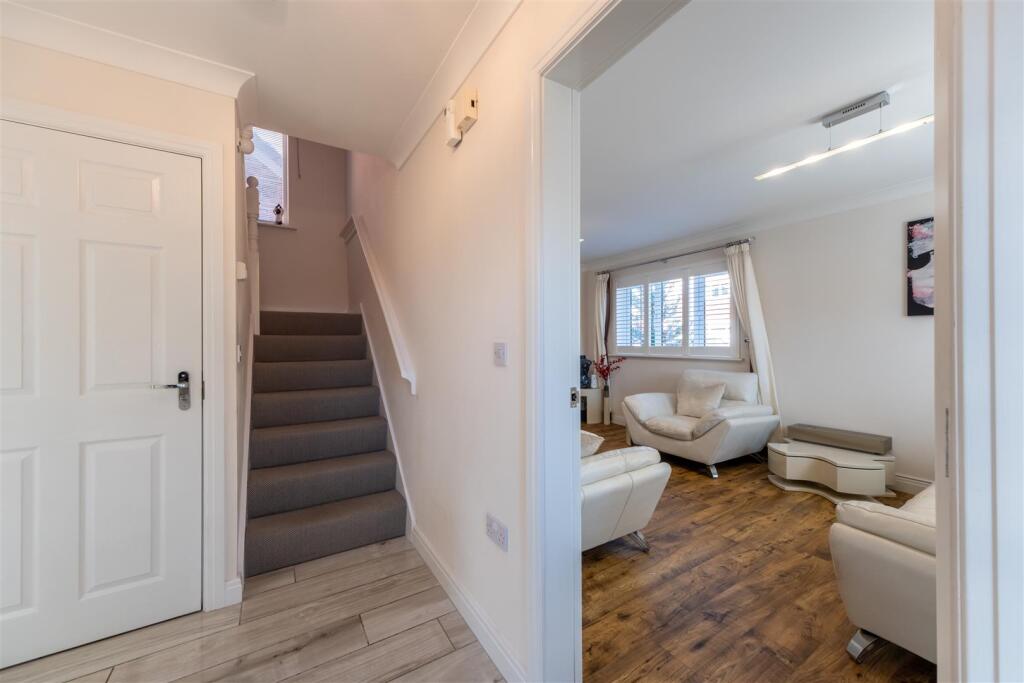 27 Shakerley Close-011.jpg