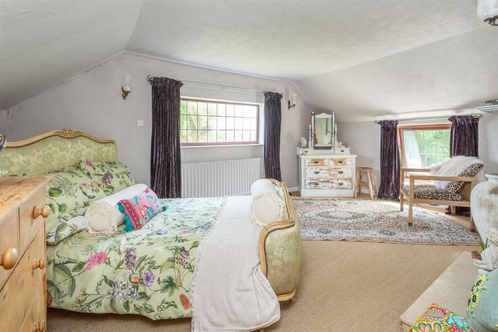12_bedroom_1a.jpg
