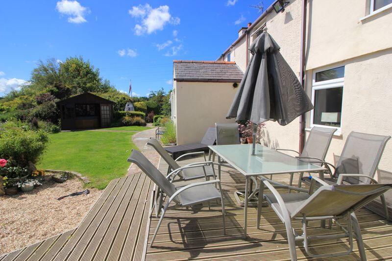 decking to garden from annexe