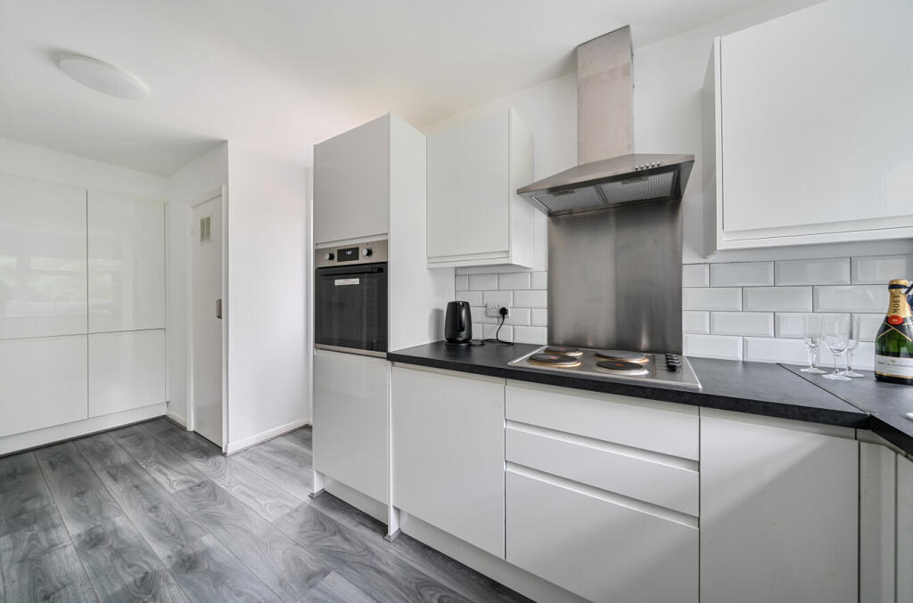 1326594-8-688229c...