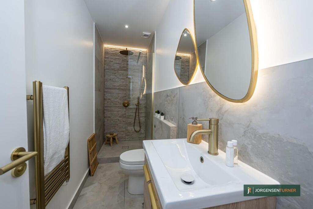Bathroom .jpg