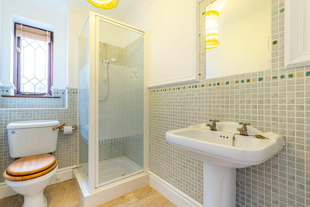 Ground Floor Show...