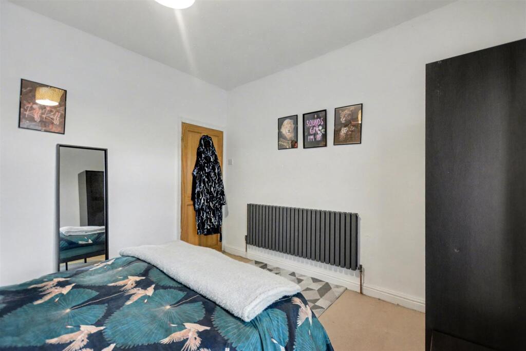 Bedroom 1_2.jpeg
