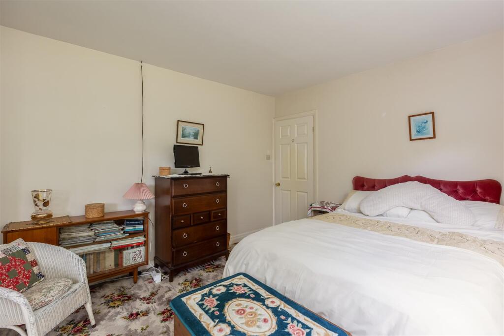 Ryedale Close 11 Bedroom 1-2.jpg
