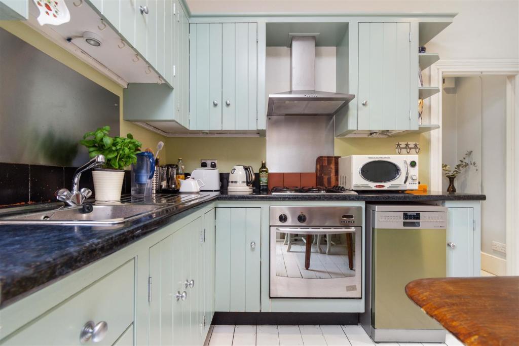 Eat In Kitchen