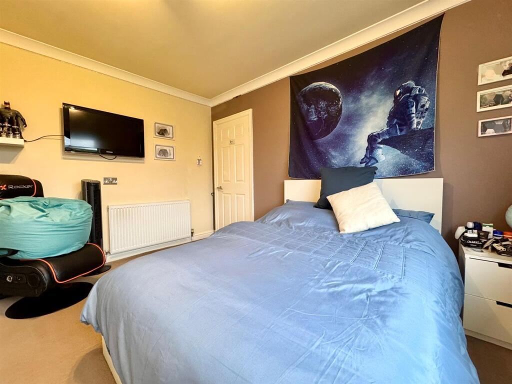 Bedroom 2 (1).jpg