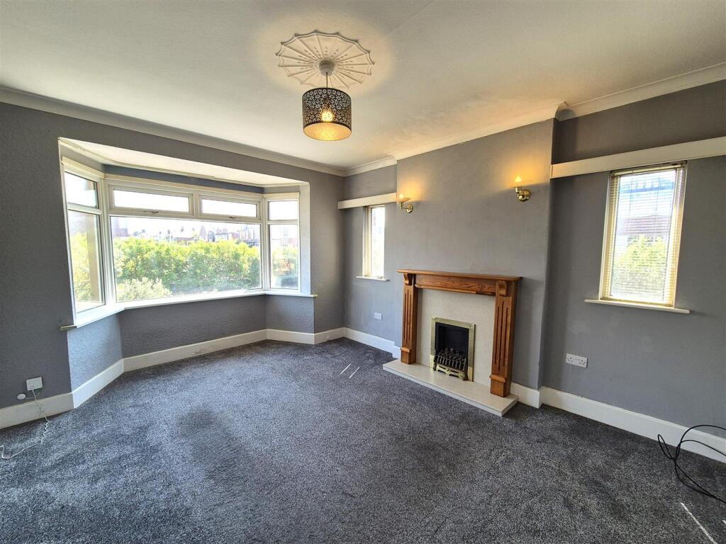 Mayfield Road, 1 - Lounge 2.jpg