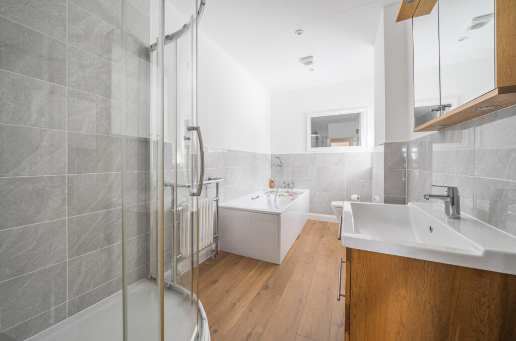 47-6821fb6b5e639-...